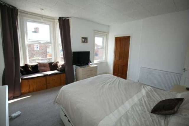  Image of 3 bedroom End of Terrace for sale in Exwick Road Exeter EX4 at St Thomas  Exeter, EX4 2BZ