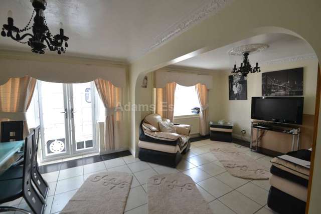  Image of 3 bedroom Semi-Detached house for sale in Falcon Avenue Lower Earley Reading RG2 at Falcon Avenue Shinfield Reading, RG2 8EL
