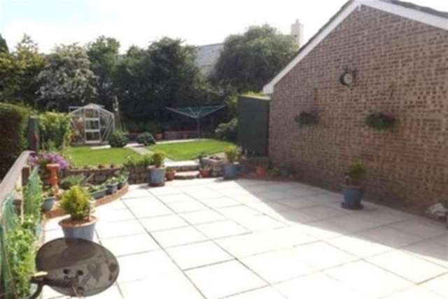  Image of 3 bedroom Detached house to rent in Polmennor Road Falmouth TR11 at Falmouth, TR11 5UX