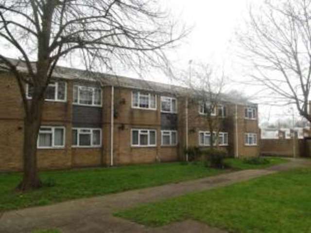  Image of 1 bedroom Flat for sale in Robin Hood Close Farnborough GU14 at Farnborough Hampshire Fox Lane, GU14 8TN