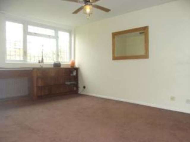  Image of 1 bedroom Flat for sale in Robin Hood Close Farnborough GU14 at Farnborough Hampshire Fox Lane, GU14 8TN