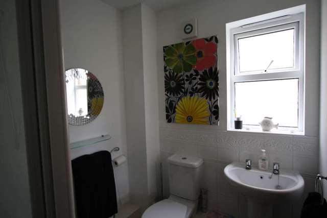  Image of 2 bedroom Apartment to rent in Fearnley Croft Gomersal Cleckheaton BD19 at Fearnley Croft Gomersal Cleckheaton, BD19 4NQ