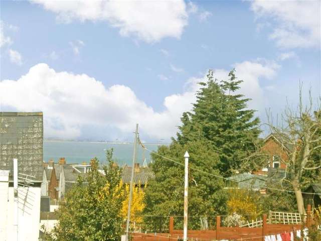  Image of 2 bedroom End of Terrace for sale in Fellows Road Cowes PO31 at Cowes Isle of Wight Cowes, PO31 7JW