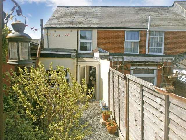  Image of 2 bedroom End of Terrace for sale in Fellows Road Cowes PO31 at Cowes Isle of Wight Cowes, PO31 7JW