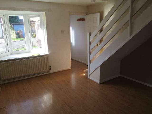  Image of 2 bedroom Semi-Detached house to rent in Fernleigh Court Wakefield WF2 at Wakefield Wrenthorpe, WF2 8SJ