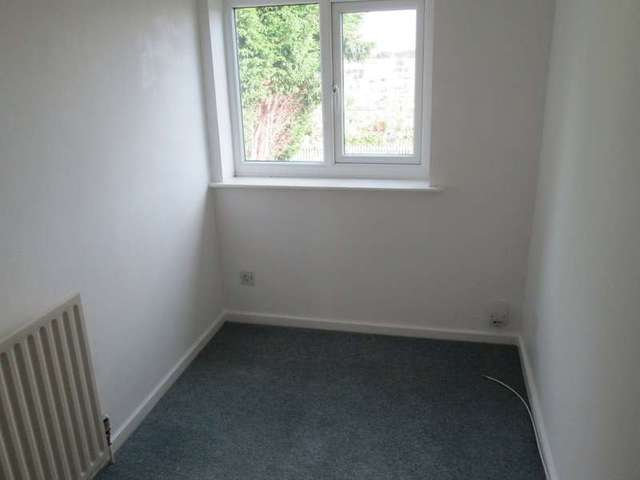  Image of 2 bedroom Semi-Detached house to rent in Fernleigh Court Wakefield WF2 at Wakefield Wrenthorpe, WF2 8SJ