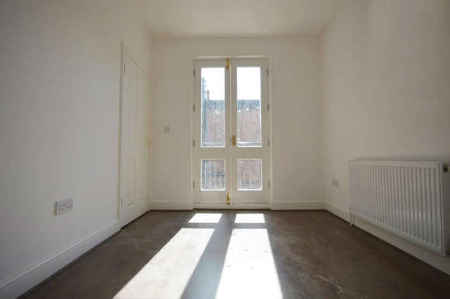  Image of 3 bedroom Flat to rent in Fieldgate Street London E1 at Aldgate  Aldgate East, E1 1ES