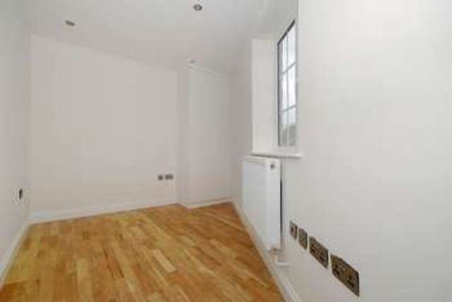  Image of 1 bedroom Flat to rent in Finchley Road London NW2 at Finchely Road London Fortune Green, NW2 2HR