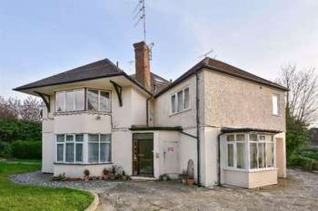  Image of 4 bedroom Property to rent in Finchley Road London NW11 at Finchley Road Golders Green Golders Green, NW11 7PE