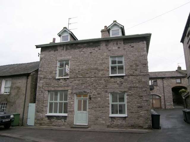  Image of 1 bedroom Flat to rent in Main Street Burton Carnforth LA6 at Burton Carnforth Lancashire, LA6 1LR