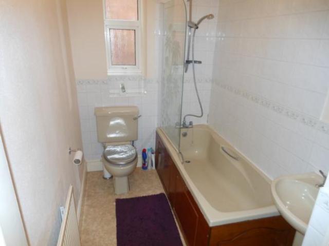  Image of 1 bedroom Flat to rent in Castle Road Bedford MK40 at 60 Castle Road Bedford Bedford, MK40 3PJ