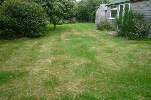  Image of 3 bedroom Bungalow to rent in Flaxman Avenue Chichester PO19 at Chichester, PO19 3LZ