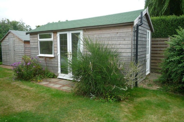  Image of 3 bedroom Bungalow to rent in Flaxman Avenue Chichester PO19 at Chichester, PO19 3LZ
