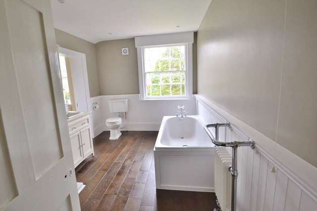  Image of 6 bedroom Detached house to rent in Bridge Street Fordingbridge SP6 at Bridge Street  Fordingbridge, SP6 1AH