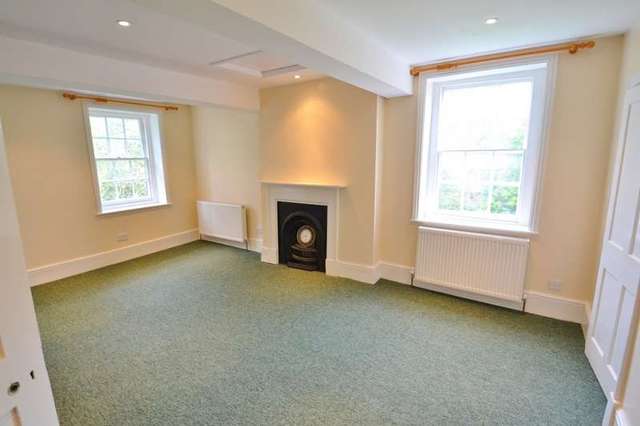  Image of 6 bedroom Detached house to rent in Bridge Street Fordingbridge SP6 at Bridge Street  Fordingbridge, SP6 1AH