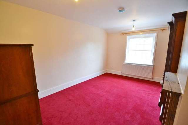  Image of 6 bedroom Detached house to rent in Bridge Street Fordingbridge SP6 at Bridge Street  Fordingbridge, SP6 1AH