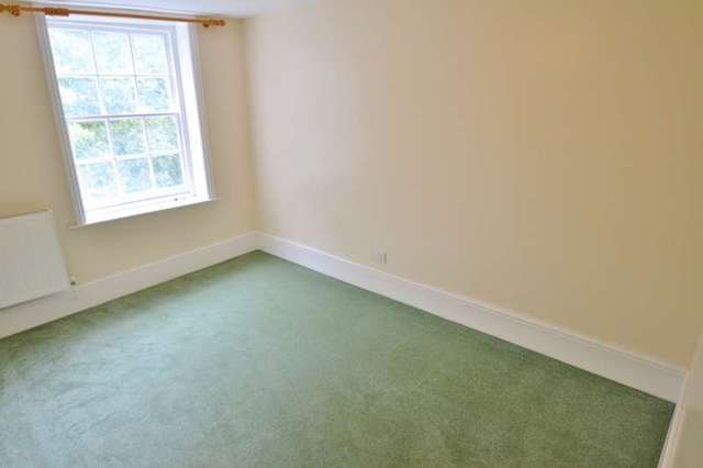  Image of 6 bedroom Detached house to rent in Bridge Street Fordingbridge SP6 at Bridge Street  Fordingbridge, SP6 1AH