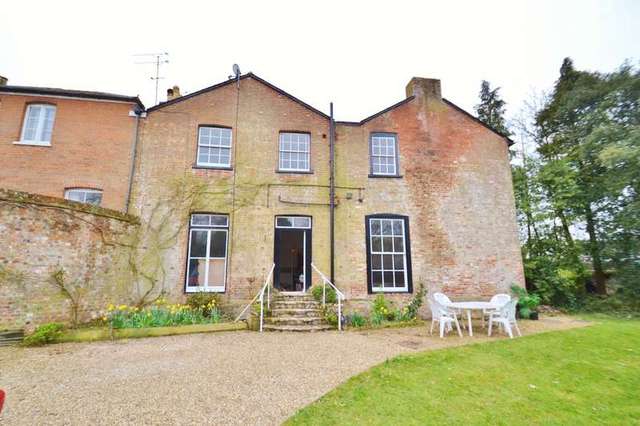  Image of 6 bedroom Detached house to rent in Bridge Street Fordingbridge SP6 at Bridge Street  Fordingbridge, SP6 1AH