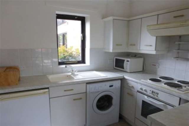  Image of 1 bedroom Flat to rent in Forest Drive Harborne Birmingham B17 at Birmingham, B17 9HW