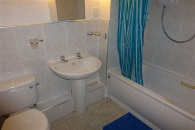  Image of 1 bedroom Flat to rent in Forest Drive Harborne Birmingham B17 at Birmingham, B17 9HW