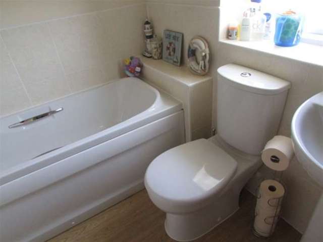  Image of 4 bedroom Detached house for sale in Fowen Close Street BA16 at Street, BA16 0FY