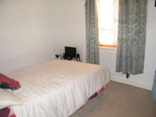  Image of 2 bedroom Flat for sale in Frankel Avenue Swindon SN25 at Swindon Wiltshire Haydon Wick, SN25 2NJ