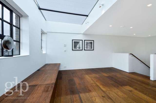  Image of 3 bedroom Apartment to rent in Frederick Close London W2 at Frederick Close Hyde Park London, W2 2HD