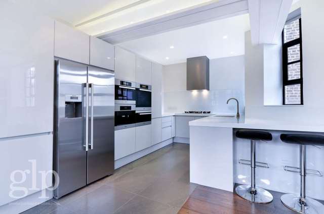  Image of 3 bedroom Apartment to rent in Frederick Close London W2 at Frederick Close Hyde Park London, W2 2HD