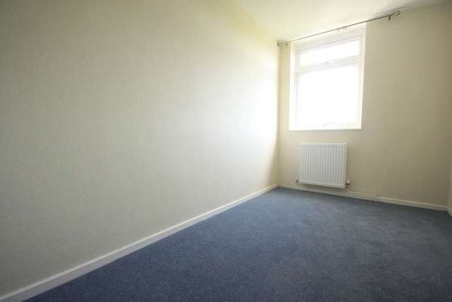  Image of 2 bedroom Flat to rent in Galsworthy Road Norbiton Kingston upon Thames KT2 at Surrey  Kingston Upon Thames, KT2 7BP