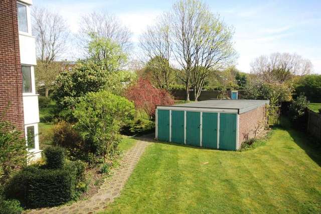  Image of 2 bedroom Flat to rent in Galsworthy Road Norbiton Kingston upon Thames KT2 at Surrey  Kingston Upon Thames, KT2 7BP