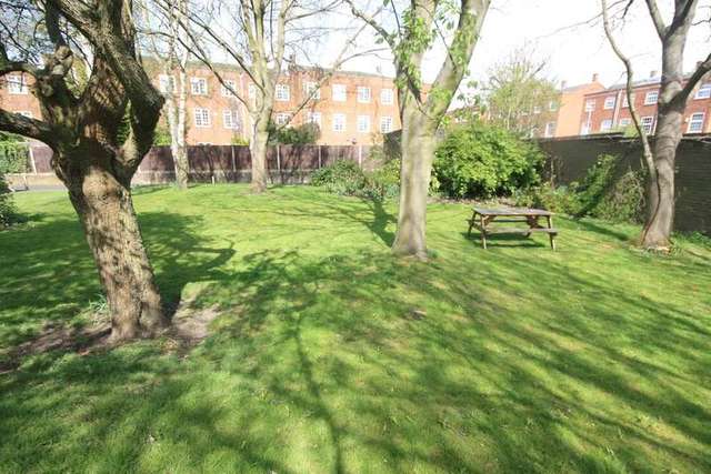  Image of 2 bedroom Flat to rent in Galsworthy Road Norbiton Kingston upon Thames KT2 at Surrey  Kingston Upon Thames, KT2 7BP