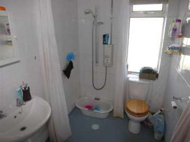  Image of 2 bedroom Property for sale in Gardenia Avenue Luton LU3 at Gardenia Avenue Luton Luton, LU3 2NS