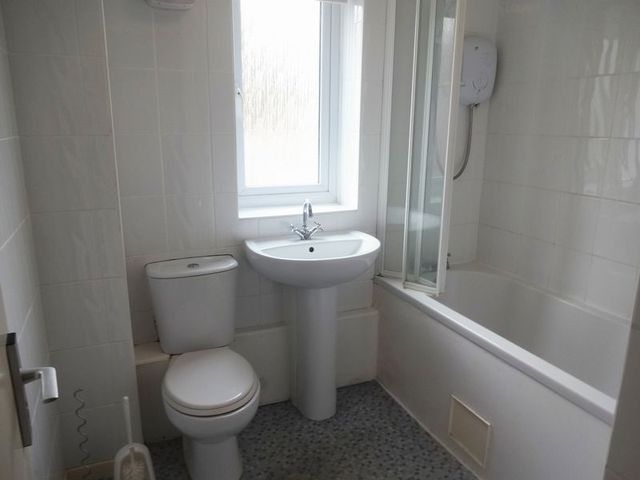  Image of 1 bedroom Flat for sale in George Street Glastonbury BA6 at George Street  Glastonbury, BA6 9LS
