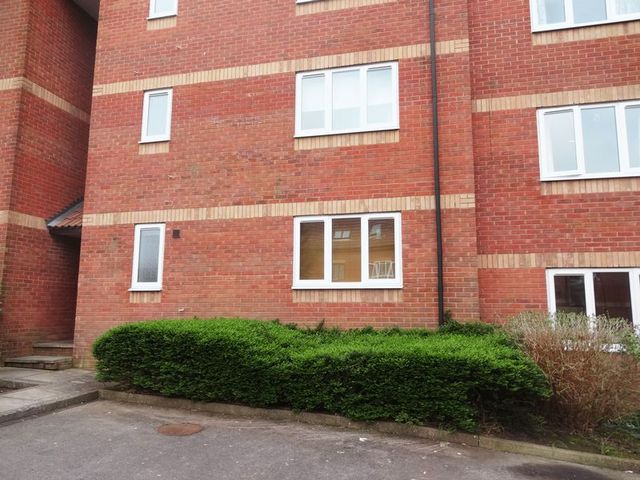  Image of 1 bedroom Flat for sale in George Street Glastonbury BA6 at George Street  Glastonbury, BA6 9LS