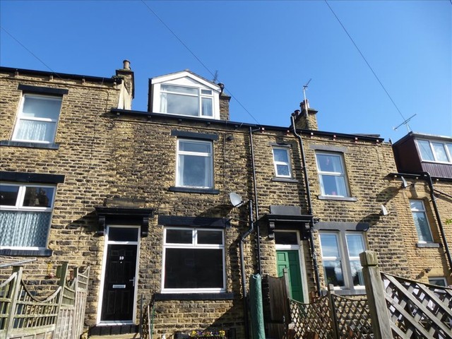  Image of 2 bedroom Terraced house for sale in Gladstone Street Farsley Pudsey LS28 at Farsley, LS28 5HZ