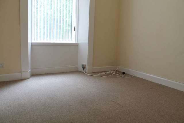  Image of 2 bedroom Flat to rent in Glasgow Road Paisley PA1 at Glasgow Road  Paisley, PA1 3LY