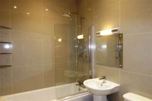 Image of 2 bedroom Penthouse to rent in Cavendish Street Sheffield S3 at Sheffield, S3 7RZ
