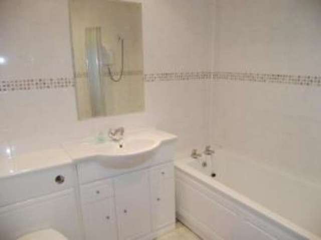  Image of 2 bedroom Flat for sale in Golfhill Drive Dennistoun Glasgow G31 at Dennistoun Glasgow Springburn, G31 2NY