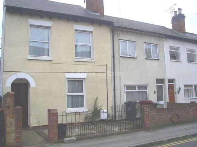 Image of 5 bedroom End of Terrace to rent in Granby Gardens Reading RG1 at Granby Gardens  Reading, RG1 5RT