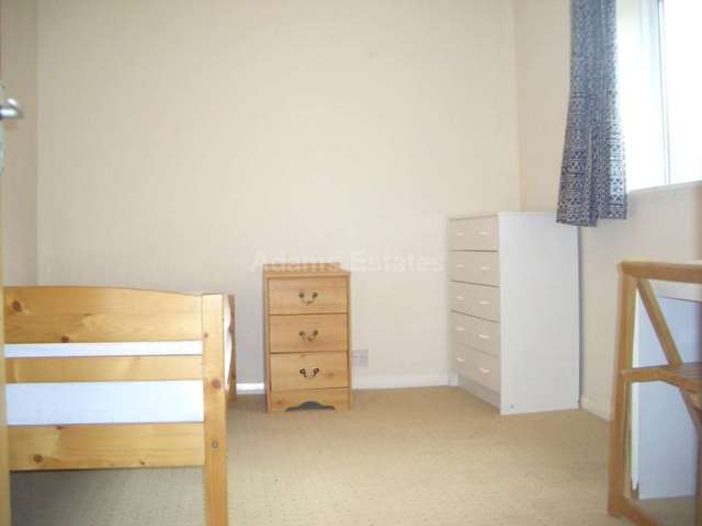  Image of 5 bedroom End of Terrace to rent in Granby Gardens Reading RG1 at Granby Gardens  Reading, RG1 5RT