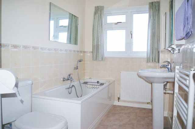  Image of 4 bedroom Detached house for sale in Grattons Drive Lynton EX35 at Grattons Drive  Lynton, EX35 6LW