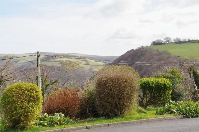  Image of 4 bedroom Detached house for sale in Grattons Drive Lynton EX35 at Grattons Drive  Lynton, EX35 6LW