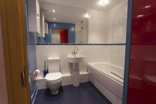  Image of 2 bedroom Flat to rent in Green Lanes London N4 at Manor House  London, N4 2JG