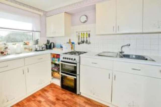  Image of 1 bedroom Flat for sale in Elgin Gardens Guildford GU1 at Guildford Surrey Burpham, GU1 1UB