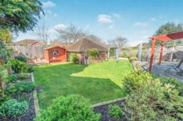  Image of 4 bedroom Detached house for sale in Greenside Close Guildford GU4 at Guildford Surrey West Clandon, GU4 7EU