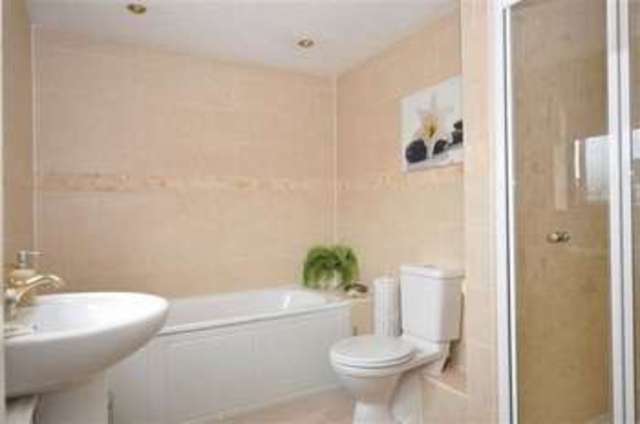  Image of 5 bedroom Detached house for sale in The Croft Haddenham Aylesbury HP17 at The Croft Haddenham Aylesbury, HP17 8AS