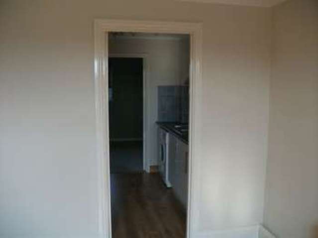  Image of 1 bedroom Flat to rent in Hadland Road Abingdon OX14 at Hadland Road  Abingdon, OX14 3YH