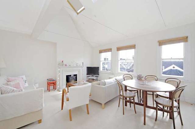  Image of 3 bedroom Flat to rent in Hafer Road London SW11 at Hafer Road  London, SW11 1HF