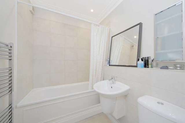  Image of 3 bedroom Flat to rent in Hafer Road London SW11 at Hafer Road  London, SW11 1HF