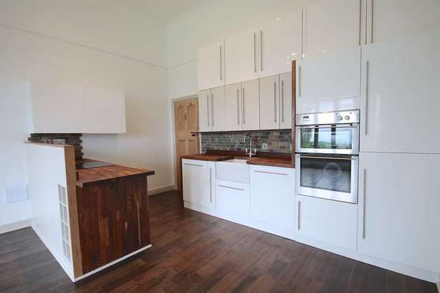  Image of 1 bedroom Ground Flat to rent in Hammerwood Road Ashurst Wood East Grinstead RH19 at Ashurst Wood West Sussex, RH19 3SA
